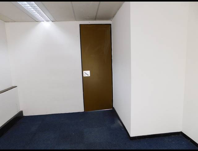2,000M² OFFICE TO LET IN FERNDALE
